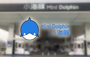 三十年煉化經(jīng)驗(yàn),高清潔定制油品！小海豚Mini Dolphin油站選擇lyton龍門往復(fù)式全自動洗車機(jī)